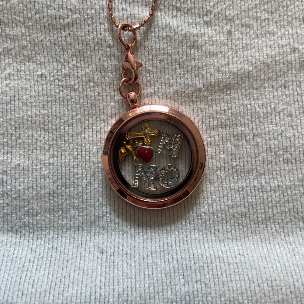 Charm Necklace MOM  can open to change Charms